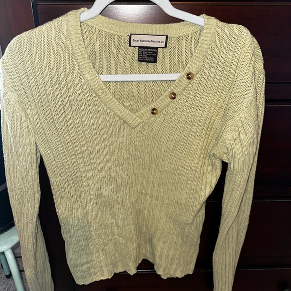 V-Neck Green Sweater - Picture 1 of 3